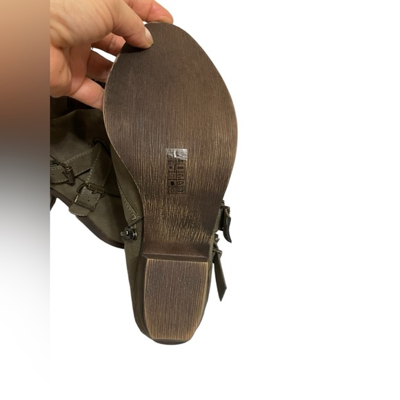 🌼NEW BLOWFISH WOMENS GREEN FAUX LEATHER BOOTIES. - Picture 11 of 13